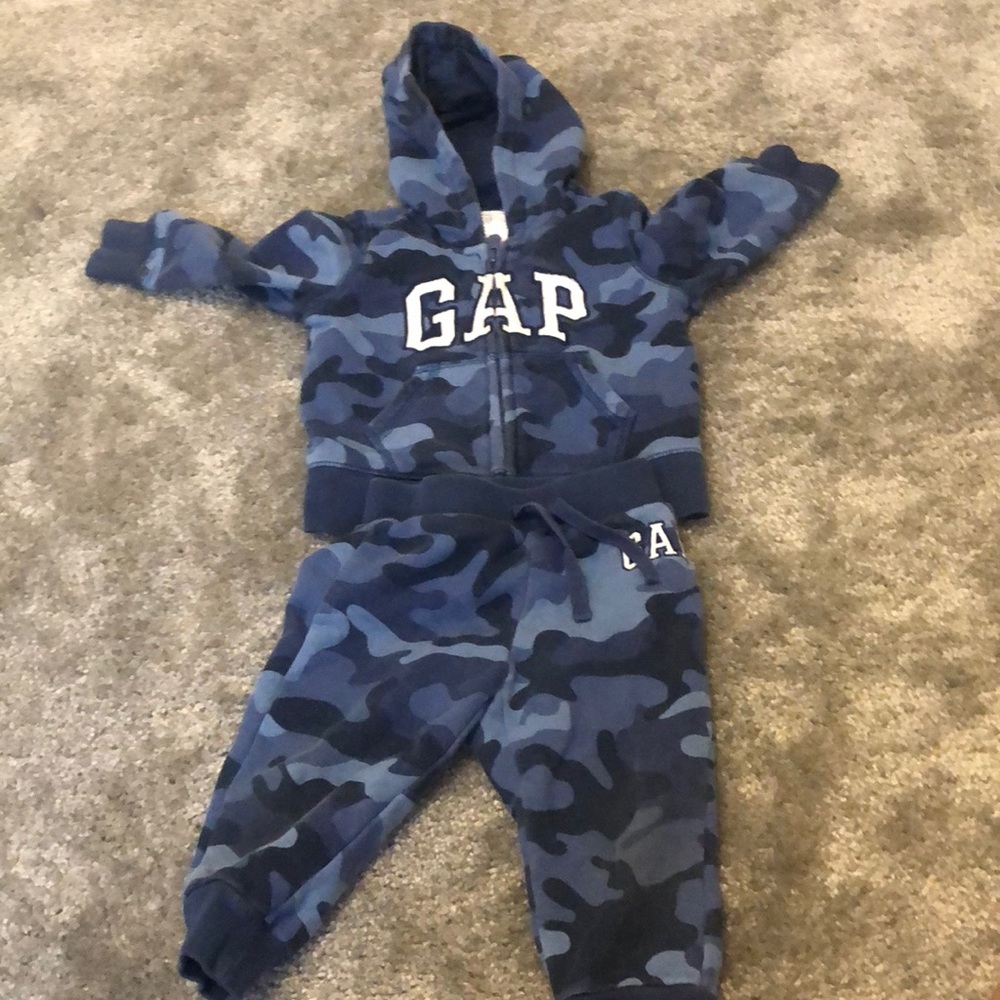 Baby GAP sweatsuit